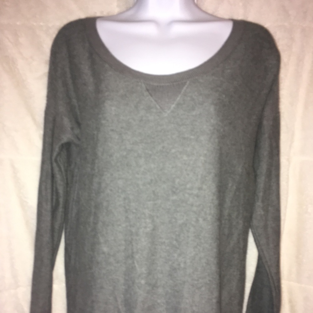 AE light sweater. Gray. size M